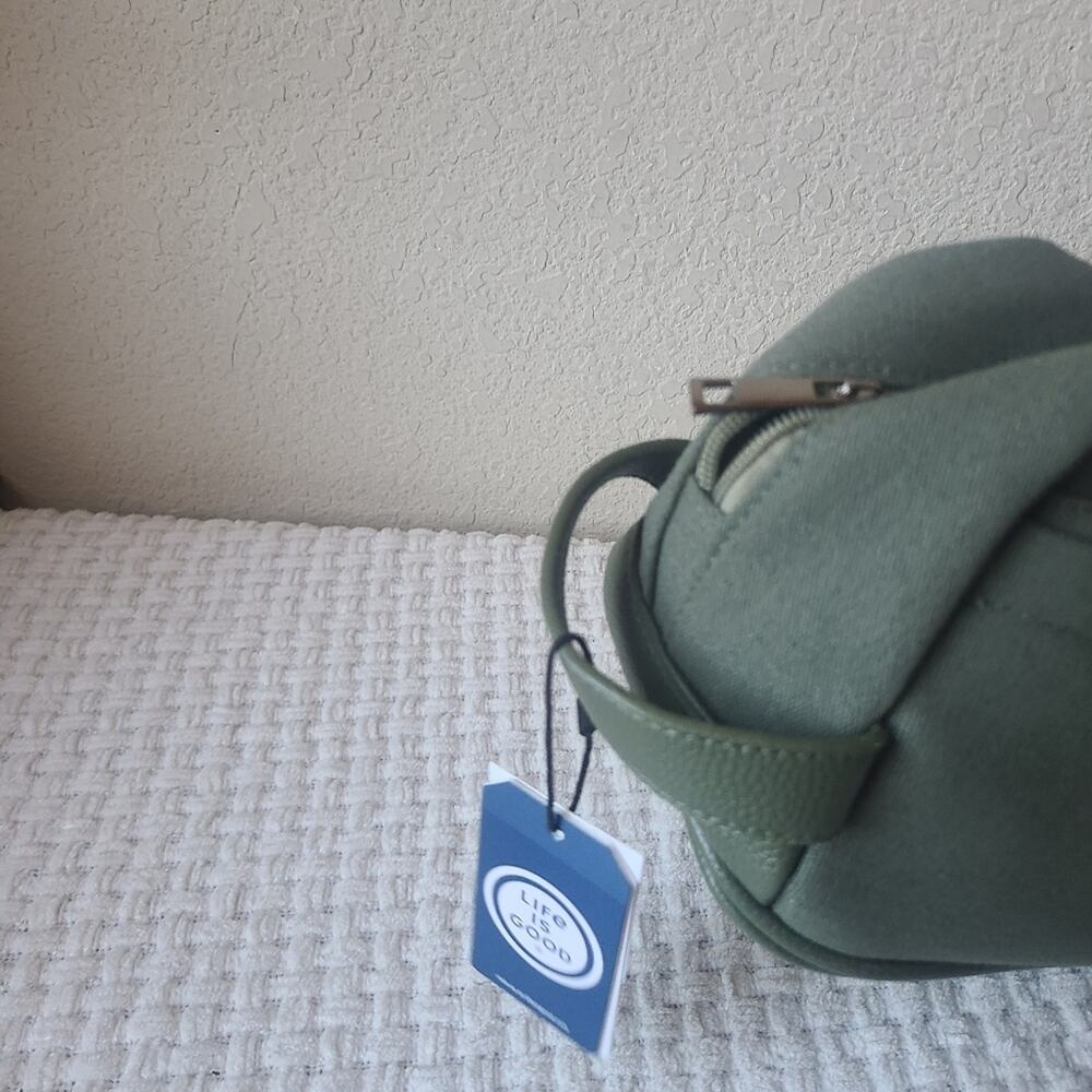 Life Is Good Moss Green Travel Bag - Picture 3 of 11